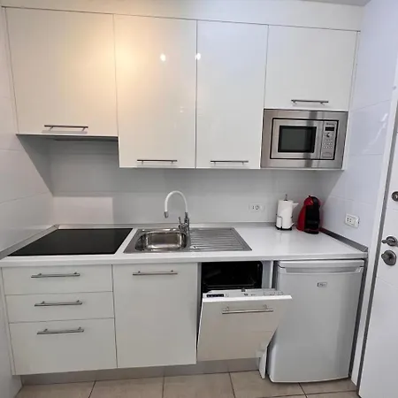 Seafront New Modern Apartamento Playa de las Americas (Tenerife)