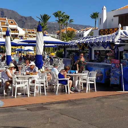 Seafront New Modern Апартаменты